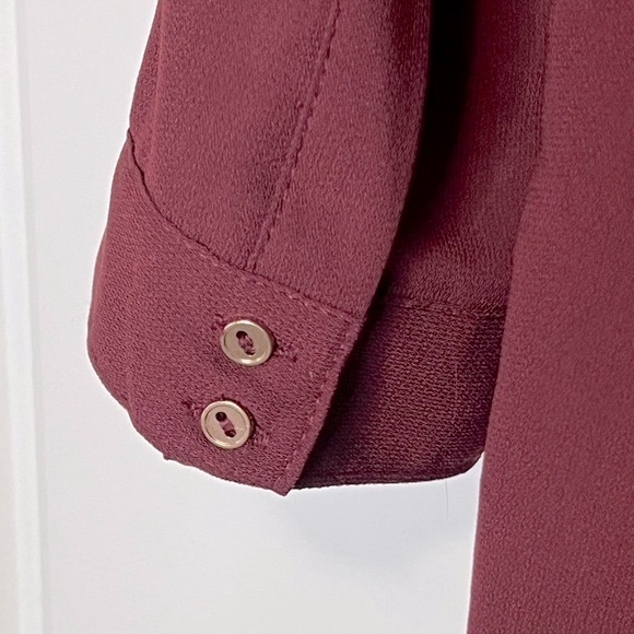 La Chateau 3/4 sleeve top in burgundy. - Picture 5 of 11